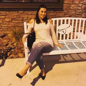 Meet your Posher, Angélique